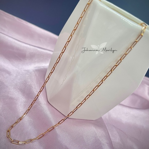 18k Gold Filled Paperclip Necklace 18” or 16” Long ✨ - Picture 2 of 9